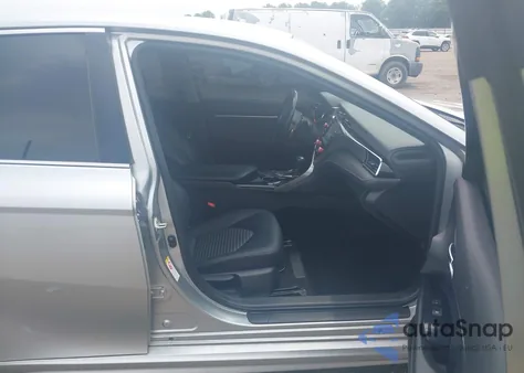 2018 Toyota Camry L/Le/Se/Xle z USA, uszkodzony, nr VIN JTNB11HK9J3015822